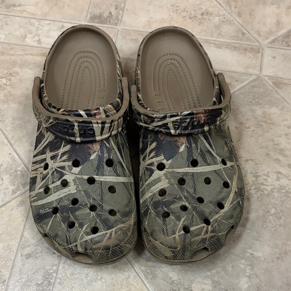 Camo men’s crocs